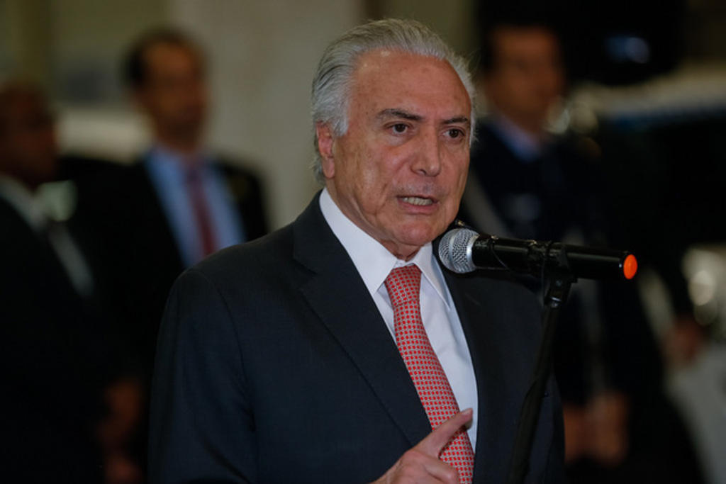 Temer autoriza uso de forças armadas para desbloquear rodovias