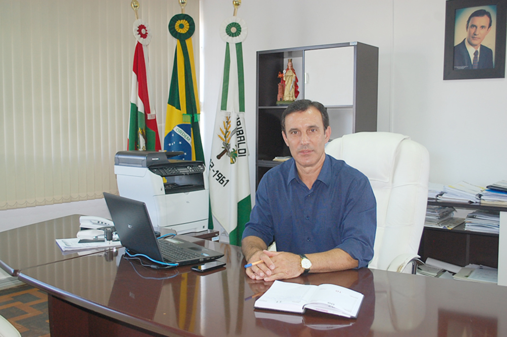 Prefeitura de Anita reduz jornada de trabalho para diminuir custos