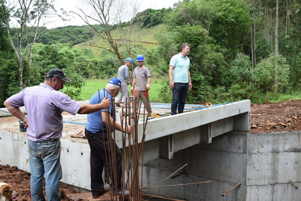 Mais obras em Abdon Batista
