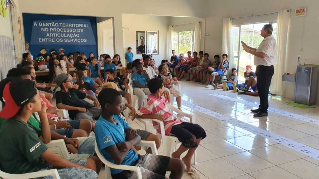 SCFV recebe atividades do projeto 'Conhecer para prevenir' desenvolvido pelo HUST