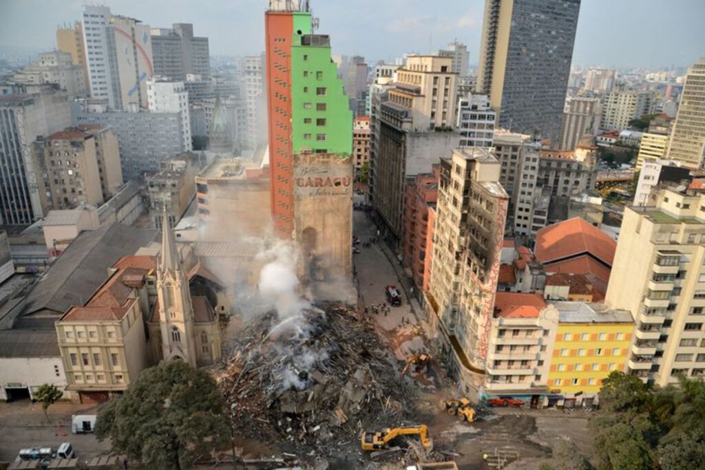 Encerram as buscas em prédio que desabou em São Paulo