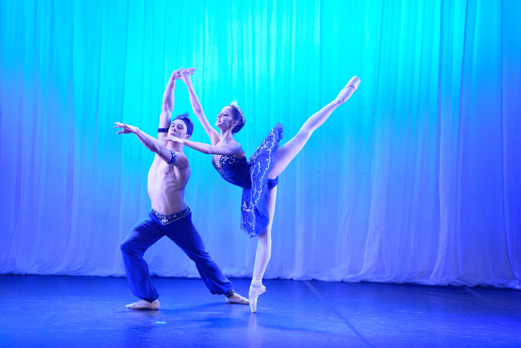 Bailarinos da Cia. Jovem Bolshoi Brasil levam a arte da dança pela primeira vez à Anita Garibaldi
