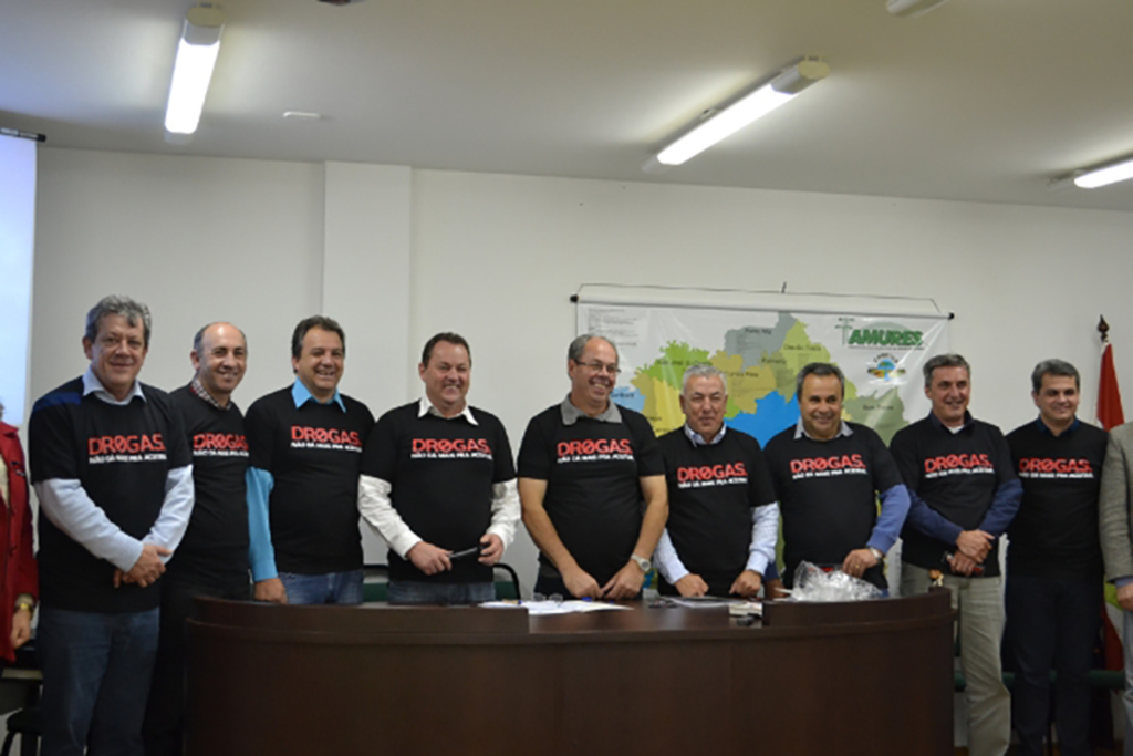 Governo de SC mobiliza prefeitos da Amures na luta contra as drogas