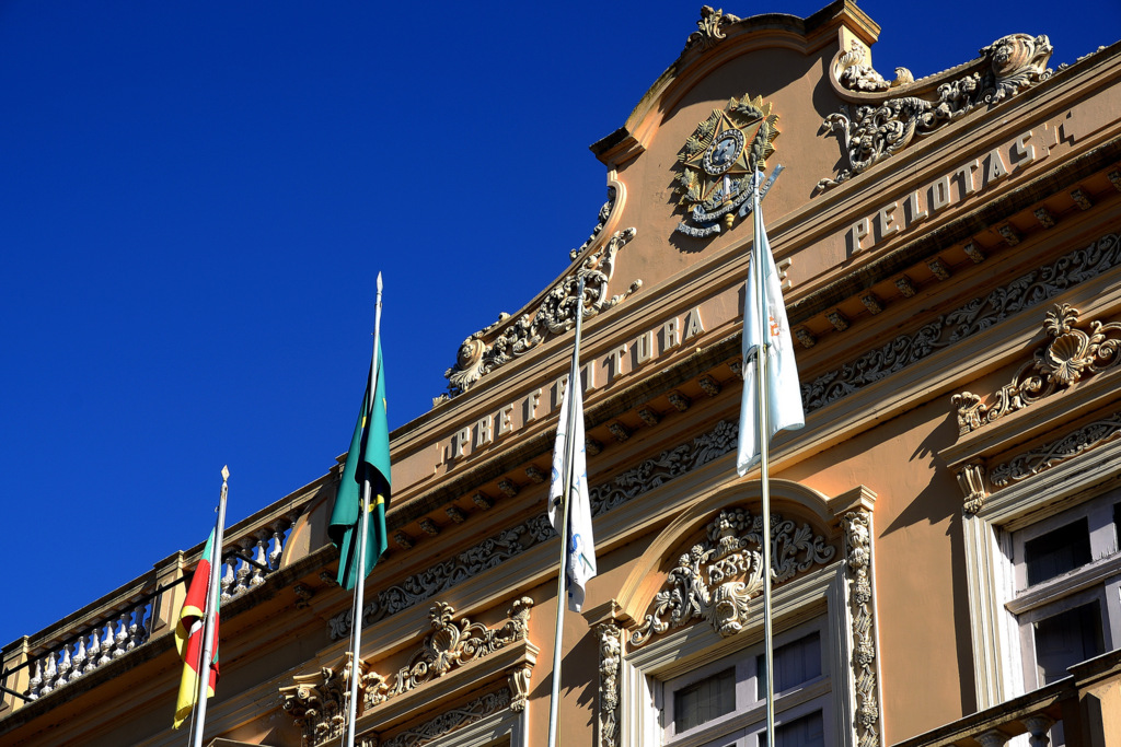 Número de servidores chega a quase dez mil na prefeitura de Pelotas