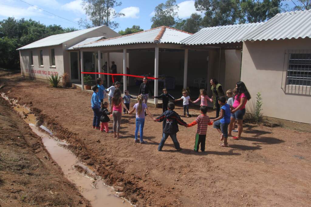 Educação e assistência social para a Zona Rural