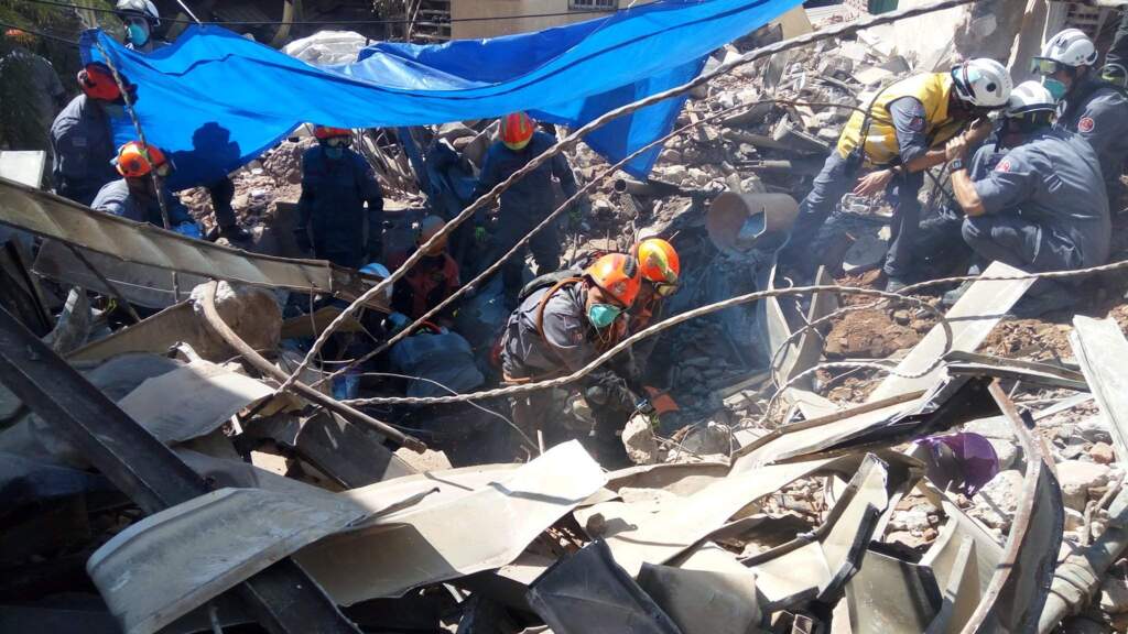 Bombeiros localizam segundo corpo no desabamento em São Paulo