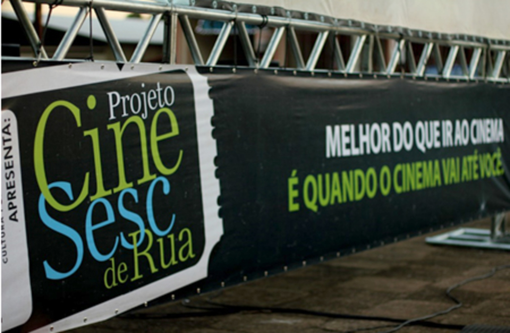 Esmeralda recebe sessão gratuita de cinema de rua