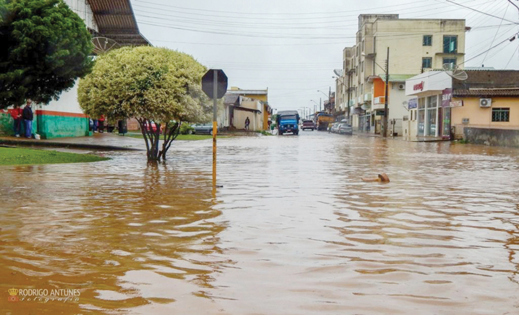 Chuva provocou alagamentos em Campo Belo do Sul