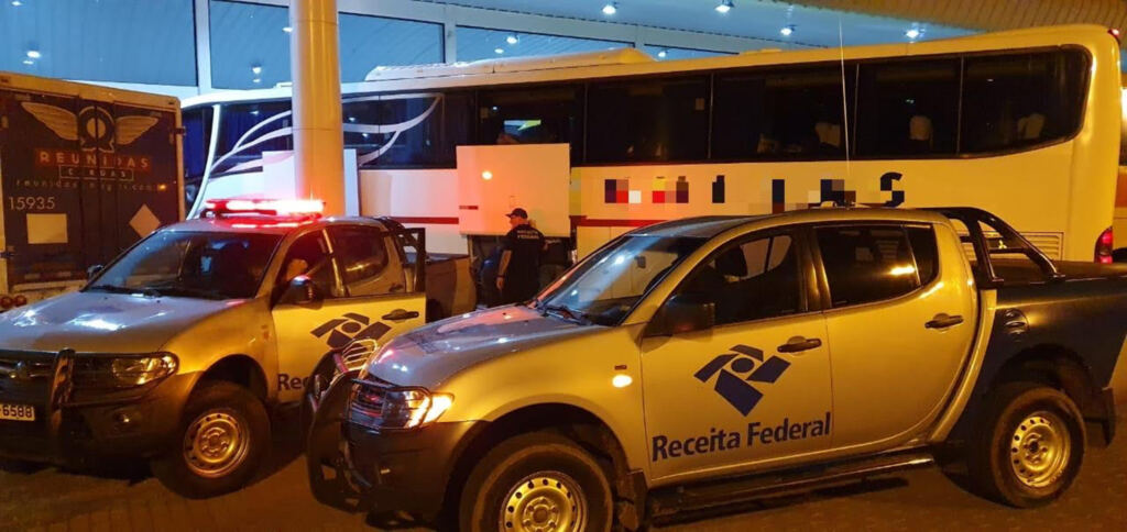 Receita apreende mercadorias na rodoviária de Joaçaba