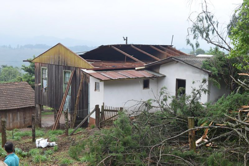 Região sofre com os danos causados pelas fortes chuvas