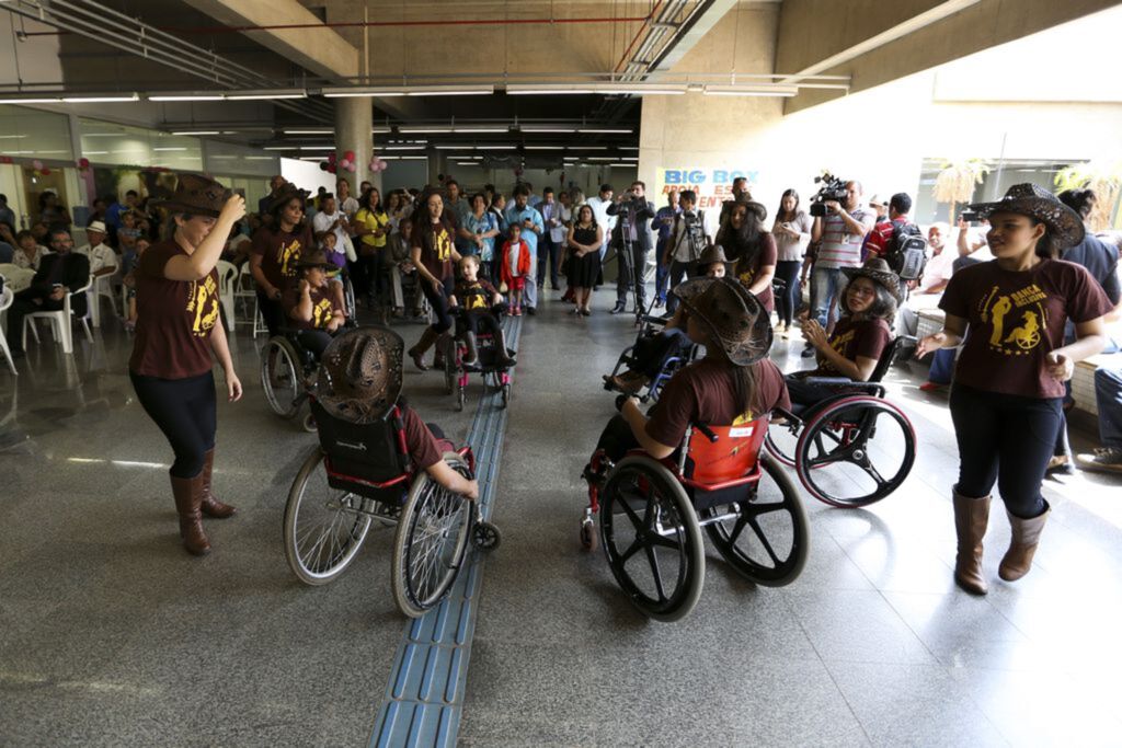 Disque 100 registra 142 mil denúncias de violações em 2017