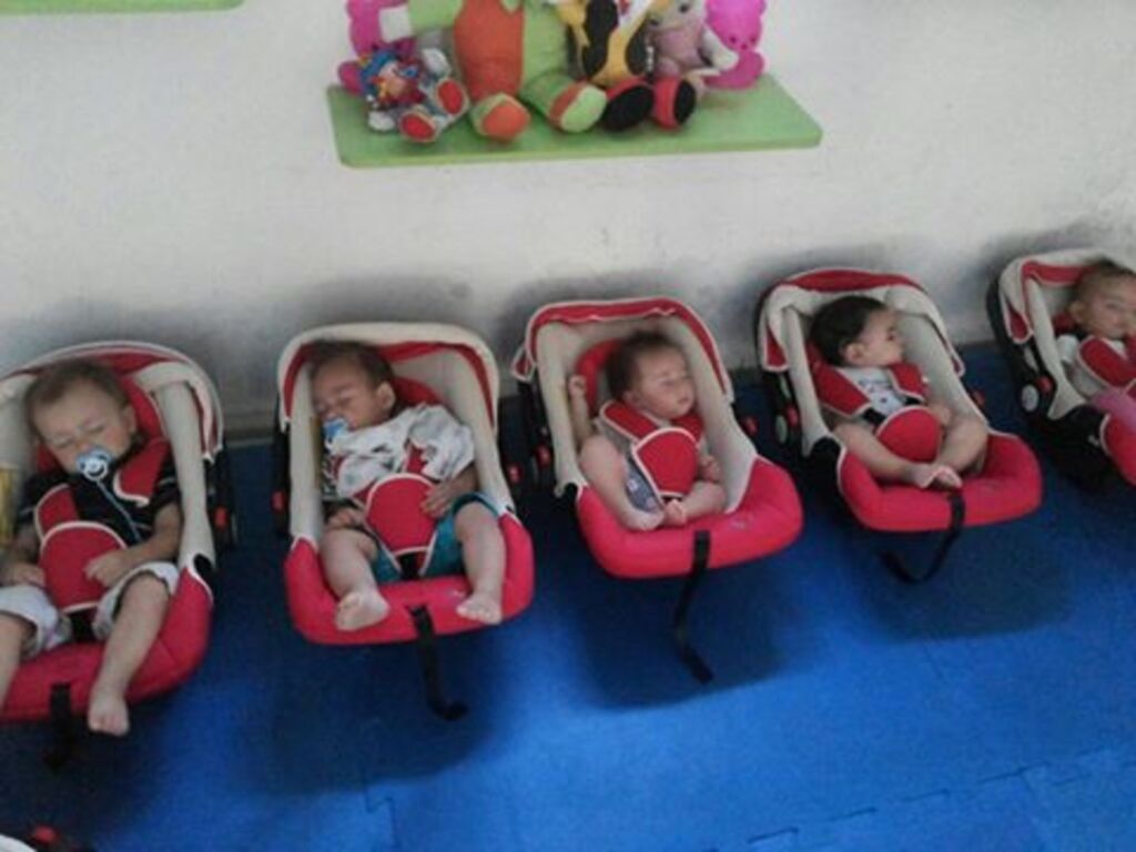 PREFEITURA DE VARGEM ADQUIRE BEBÊS CONFORTO PARA CRECHE MUNICIPAL