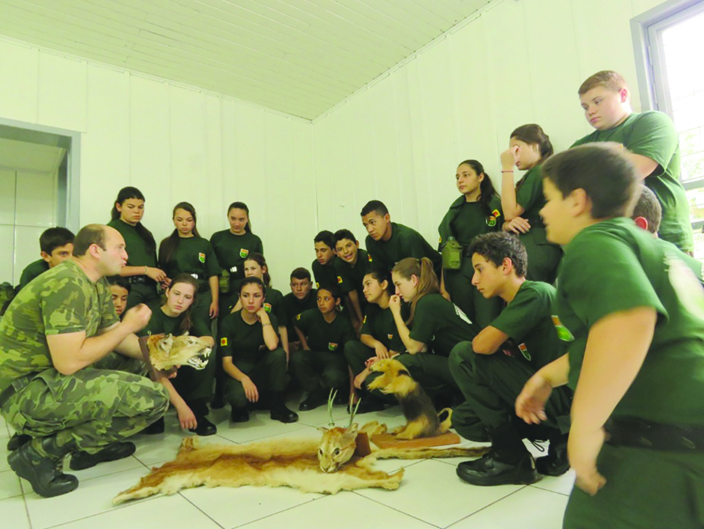 Protetores ambientais de Campo Belo do Sul aprendem mais sobre a fauna