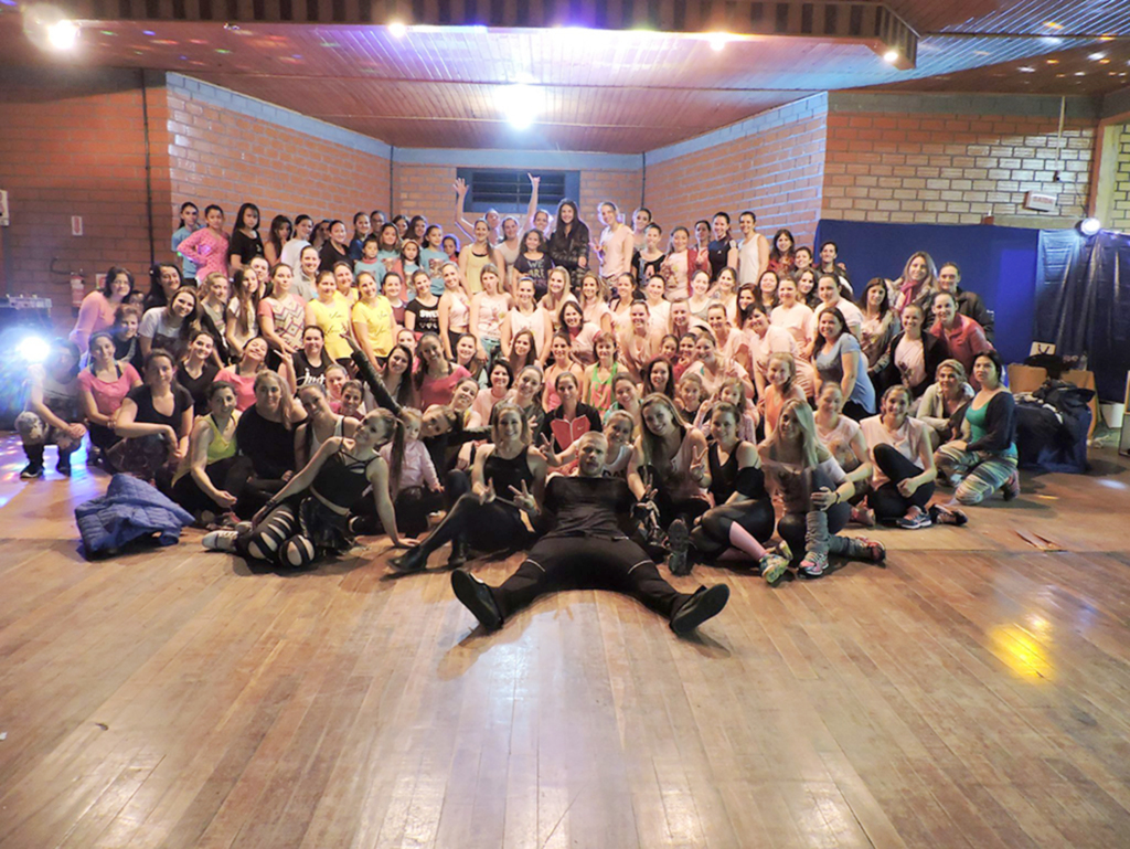 Aulão de Zumba em prol da diversão e solidariedade