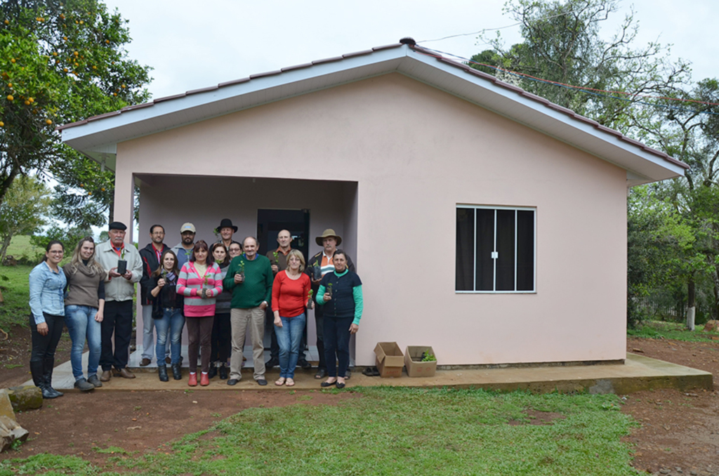 SINTRAF entrega mais sete casas do Programa de Habitação Rural