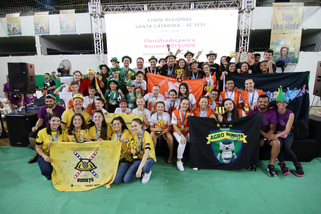 SC classifica seis equipes para o torneio nacional de robótica da FLL