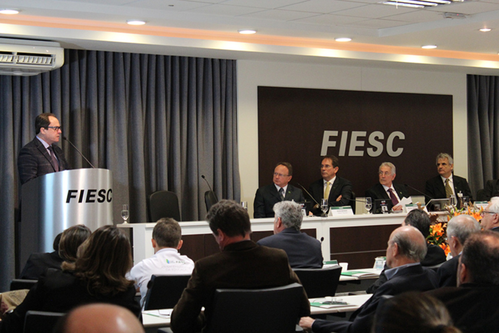 Fiesc lança Prêmio de Jornalismo 2015 com apoio da Adjori/SC