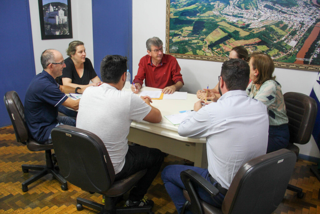 Comissão Organizadora se reúne para discutir detalhes do aniversário de 71 anos município