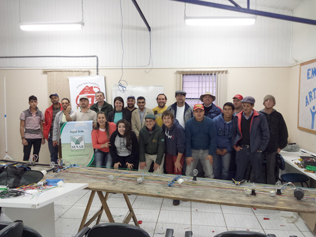 Curso de Eletricista Rural foi oferecido para pinhalenses