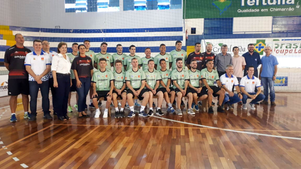 Dorini e Noemia prestigiam a apresentação da equipe da AD AGN Capinzal