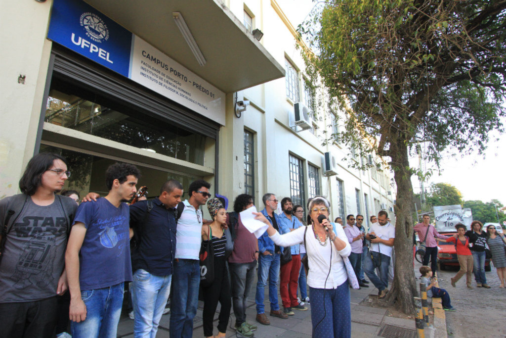 Após polêmica, declarações de professora serão analisadas pela UFPel