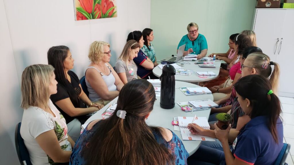 EDUCAÇÃO TEM PRIMEIRA REUNIÃO DE TRABALHO DO ANO LETIVO EM PIRATUBA