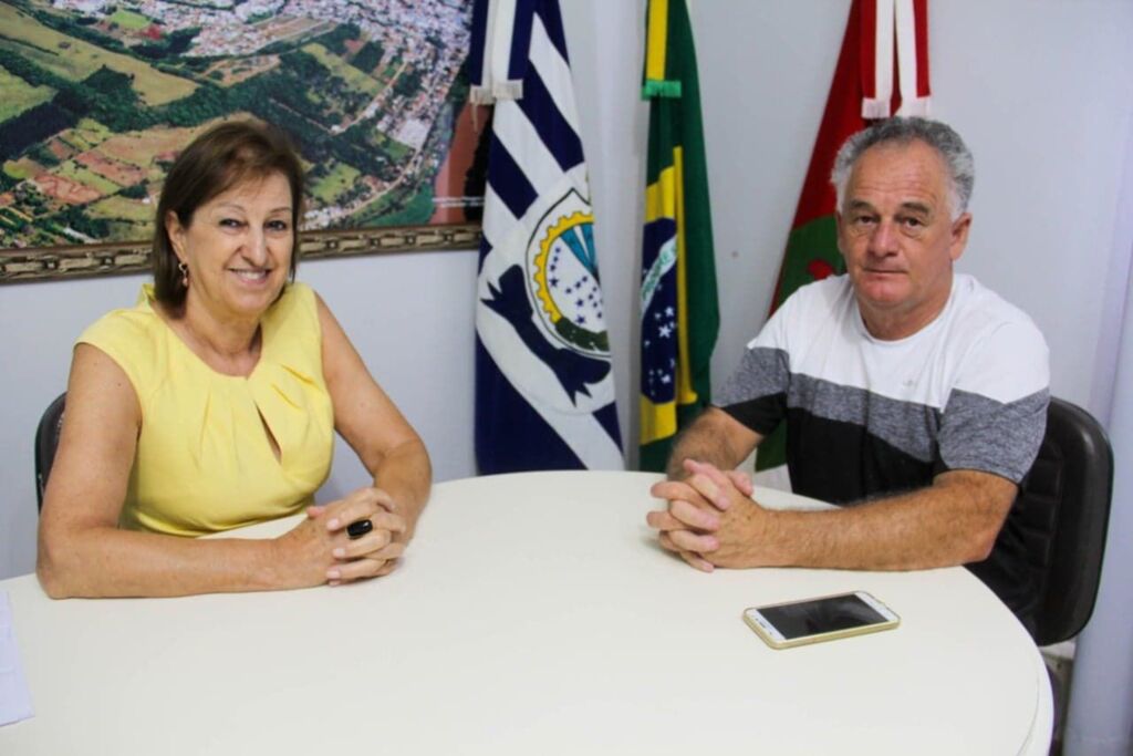 Enio de O Tempo um jornal de fato recepcionado pela prefeita em exercício de Capinzal