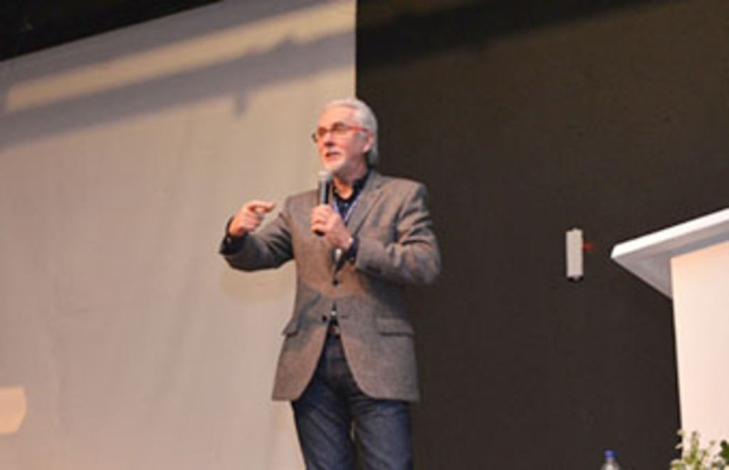 Eugênio Mussak fala sobre os desafios da mudança, no Congresso da Adjori