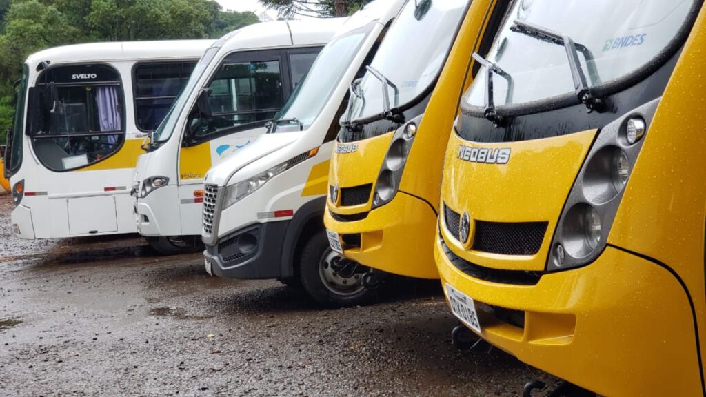 EDUCAÇÃO FAZ MANUTENÇÃO EM FROTA PREPARANDO ÔNIBUS PARA TRANSPORTE ESCOLAR EM NOVO ANO LETIVO