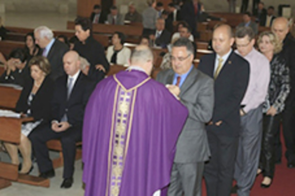 Governador Raimundo Colombo participa de missa em homenagem a Luiz Henrique