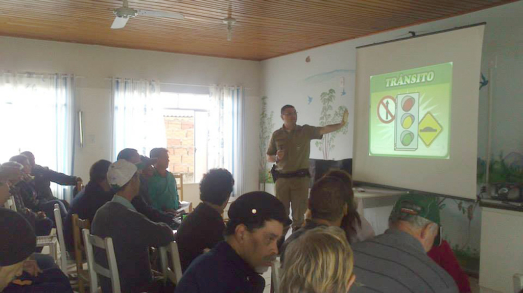 Alunos apaenos realizaram atividades em alusão ao Maio Amarelo