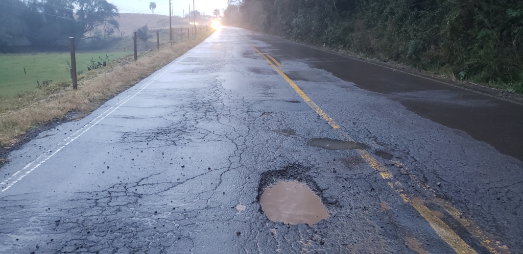 Triste situação que se encontra as estradas do interior de Santa Canta Catarina