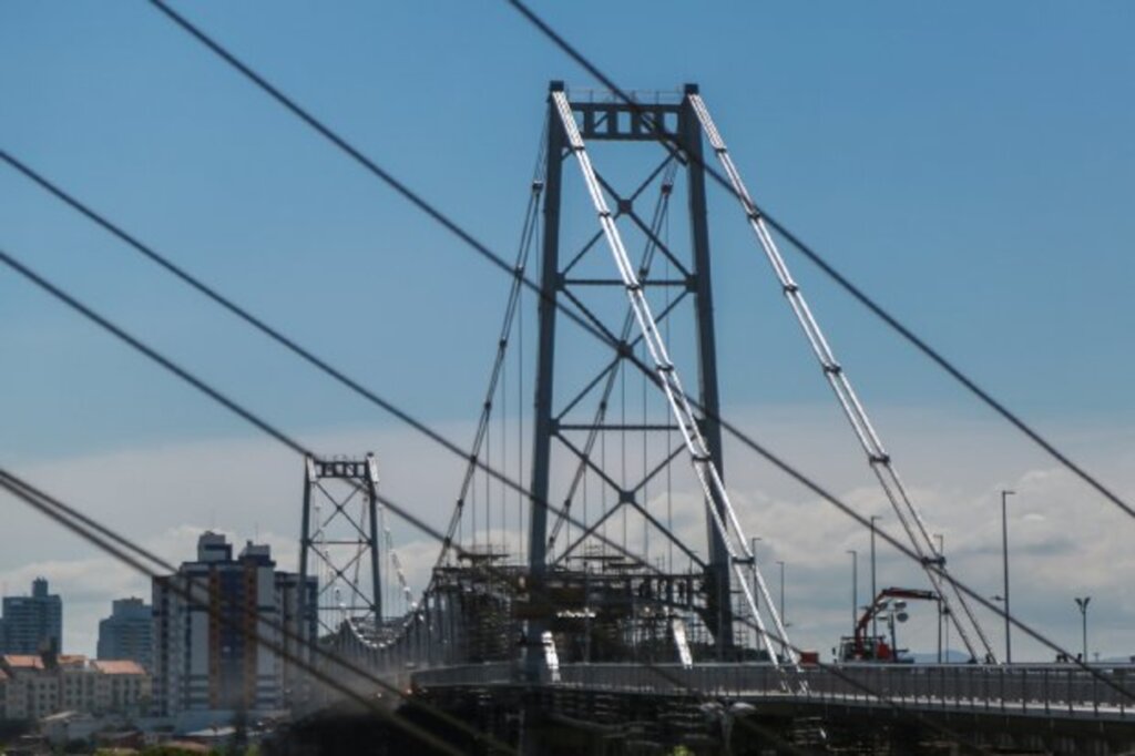 Pontes com aço da Hercílio Luz começam a ser entregues em janeiro