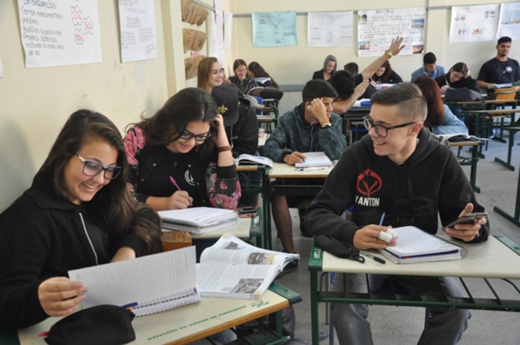 Bolsistas de graduação do PROESDE têm aumento em bolsa e podem participar de mais de uma edição