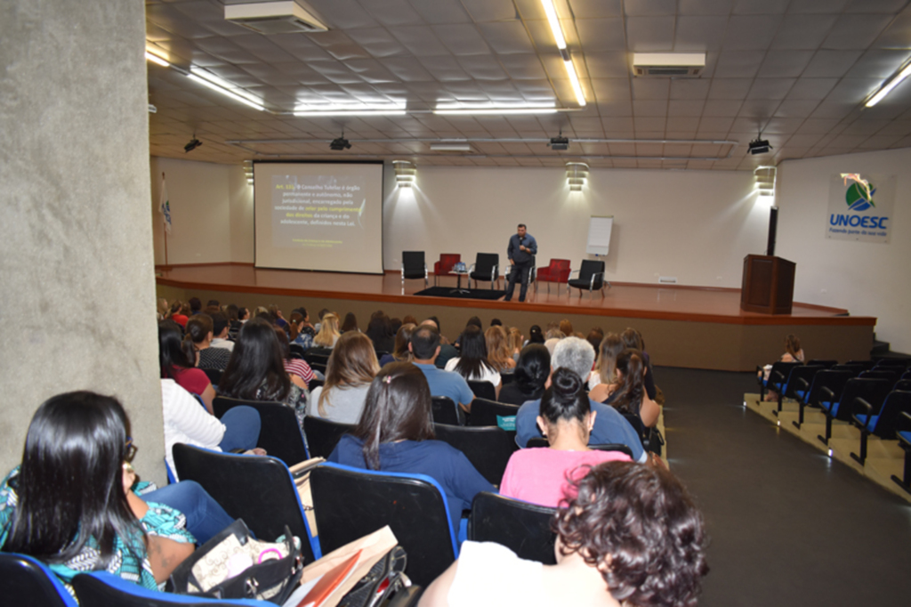 Curso de Psicologia é parceiro na capacitação de novos conselheiros tutelares promovida pela AMMOC