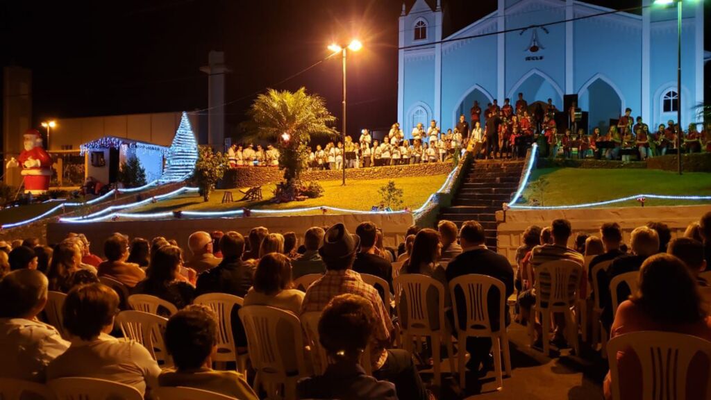 COMITIVA DE PIRATUBA PARTICIPA DA ABERTURA DA PROGRAMAÇÃO DE NATAL EM ALTO BELA VISTA