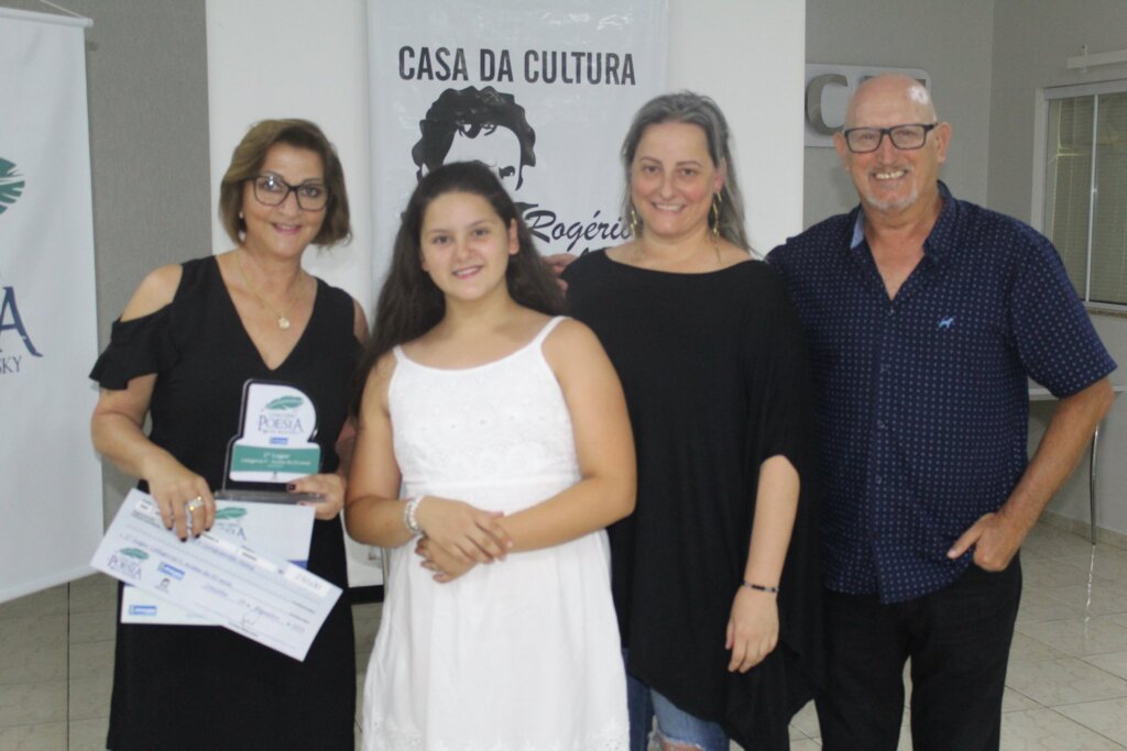 Premiados os vencedores do II Concurso de Poesia Miguel Russowsky