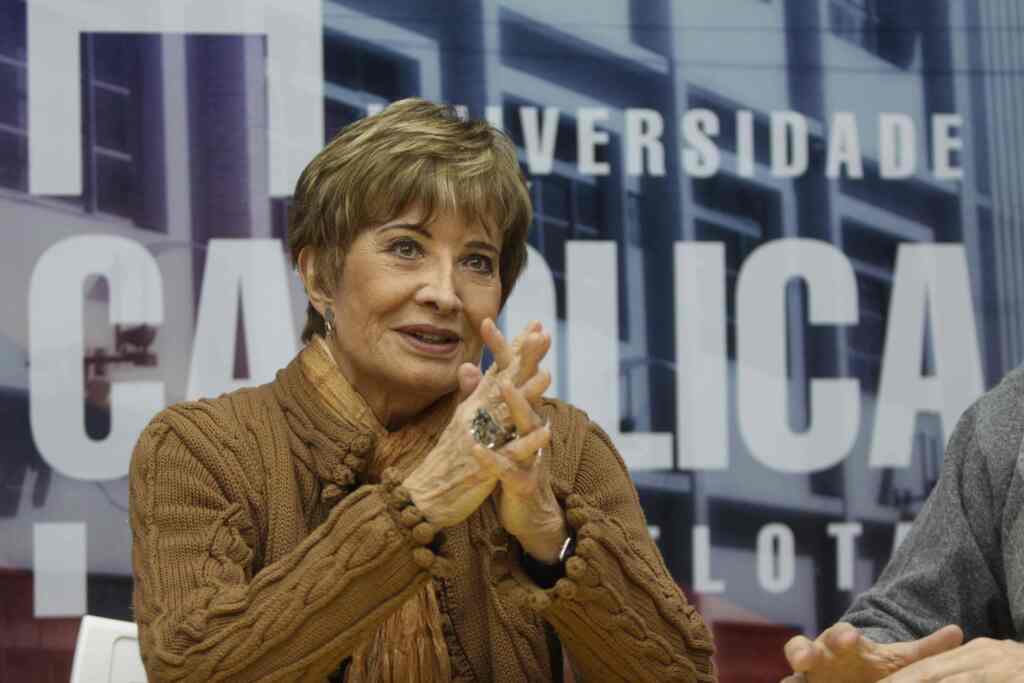 Atriz Glória Menezes está internada em hospital no Rio