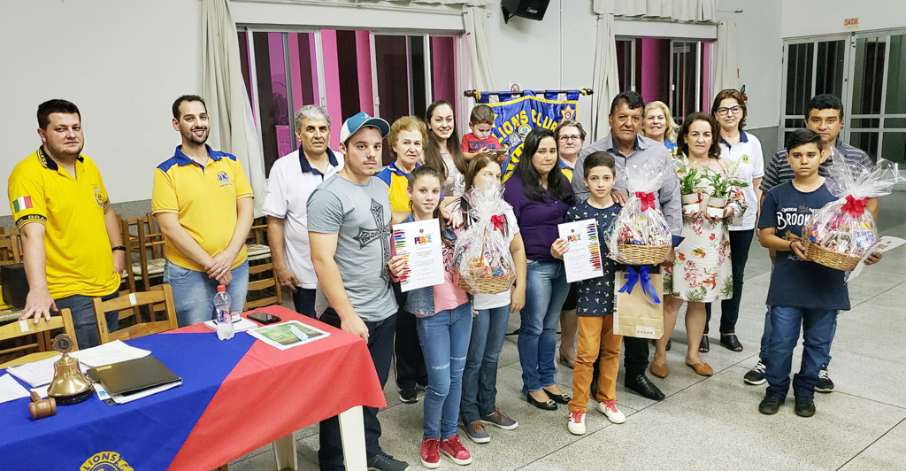 Premiados os cartazes do Concurso pela Paz