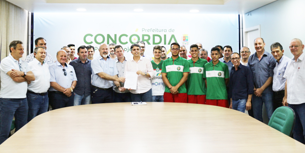 Autorizada a troca do gramado do Estádio Municipal