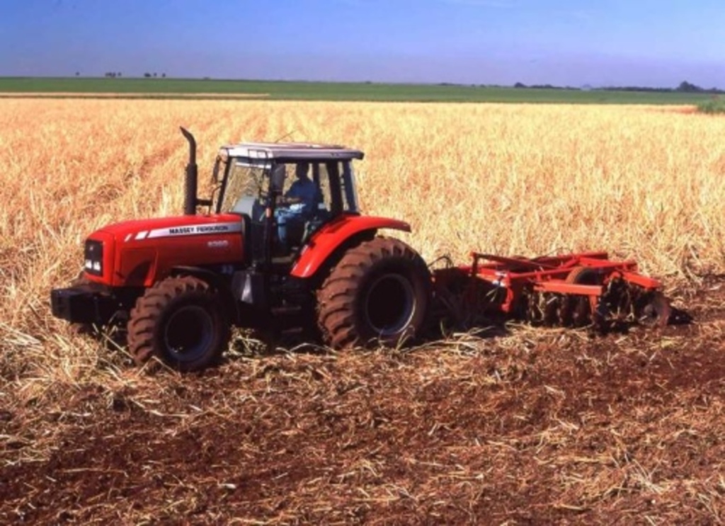 Agricultura e Pesca beneficiou todos municípios de SC com equipamentos