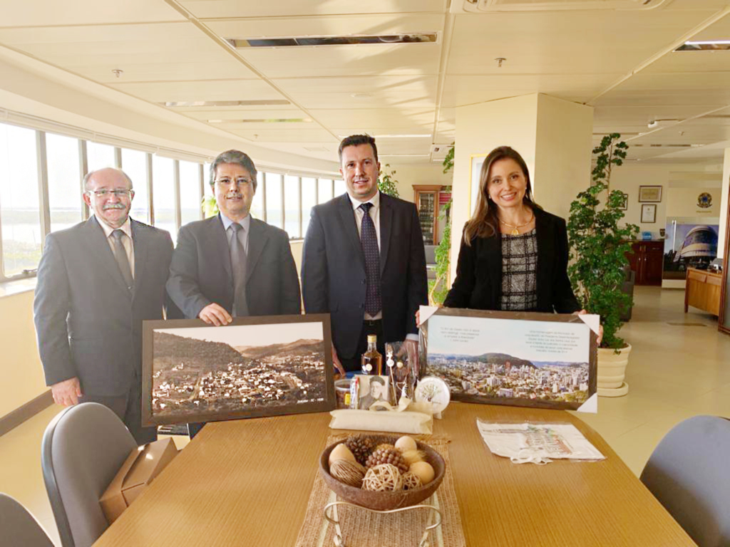 Prefeito de Joaçaba realiza visita ao Presidente do TRF4