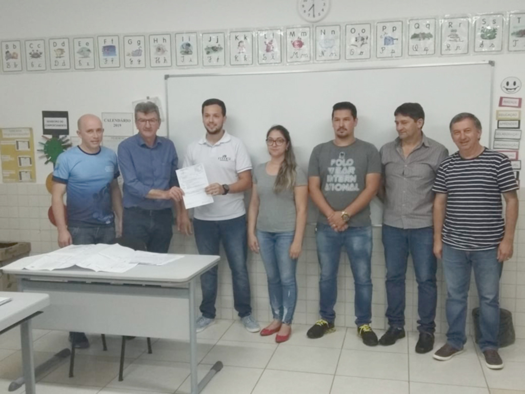 Prefeito Nilvo Dorini assina Ordem de Serviço