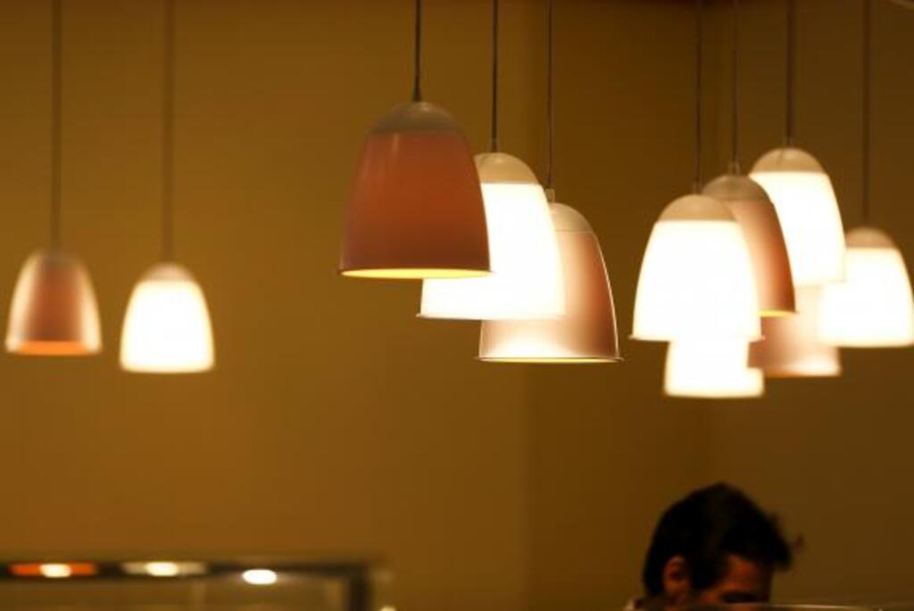 Tarifa branca pode baratear conta de luz a partir desta segunda