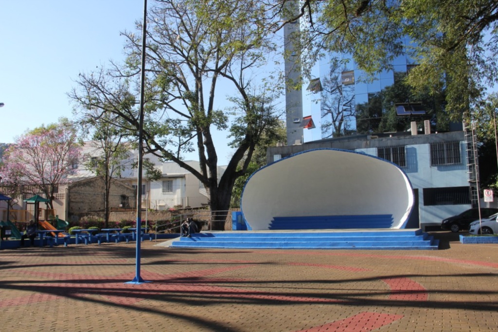 Praça Pedro Lélis da Rocha passa por melhorias