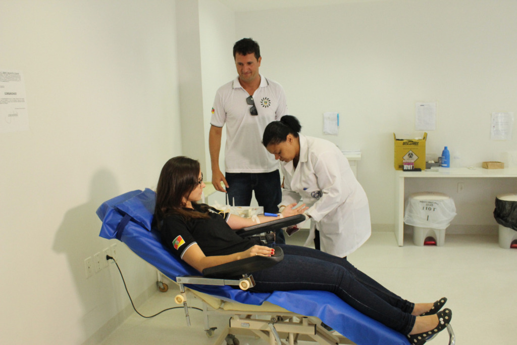 Agentes da Polícia Civil realizam mutirão de doação de sangue na Santa Casa do Rio Grande