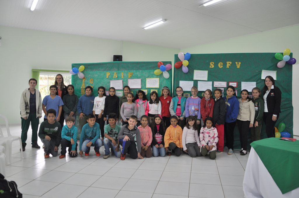 Jovens missionários envolvidos na Missão Calebe