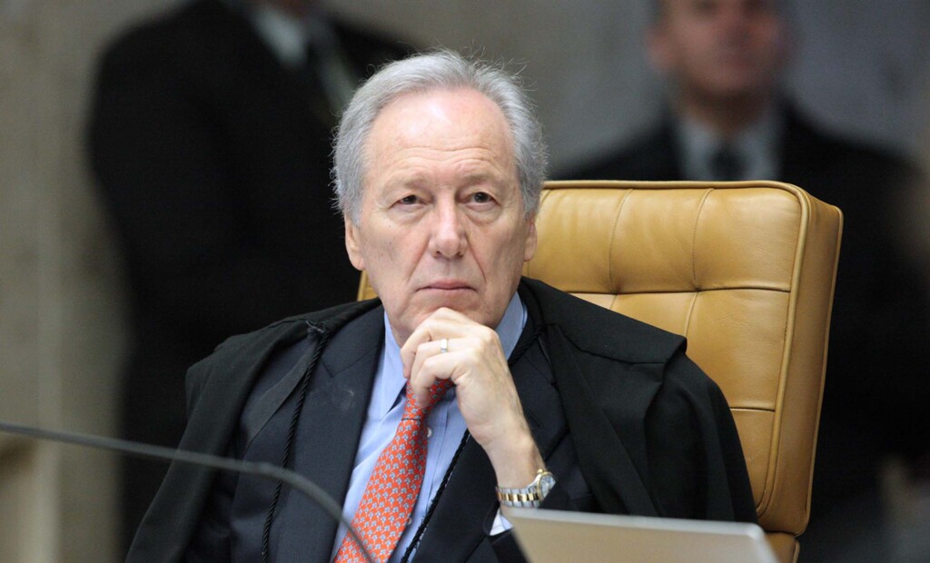 Ministro do STF concede liminar e suspende MP que adia reajuste salarial de servidores públicos