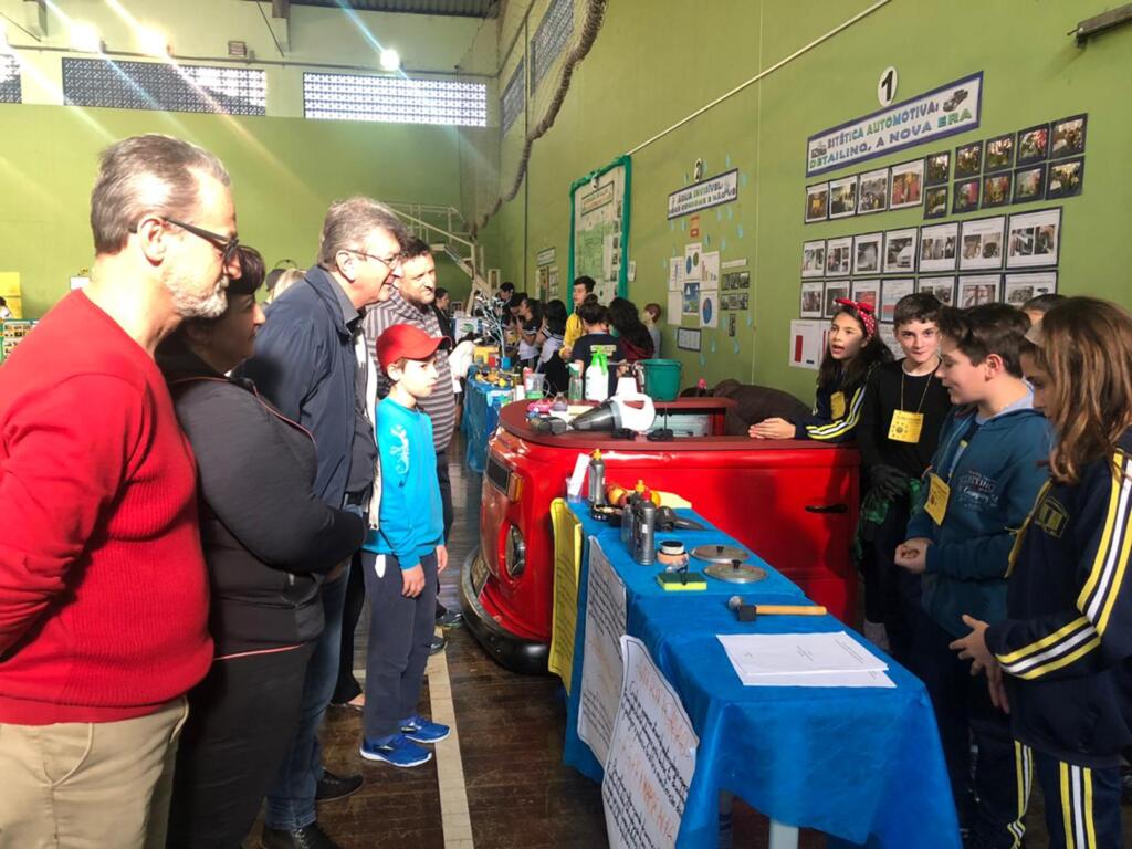 Escola Municipal Viver e Conhecer realiza X Feira Interdisciplinar e Mostra de trabalhos