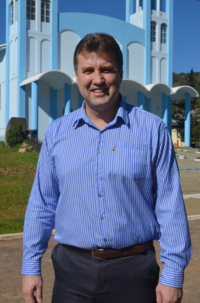 Alunos homenageiam Irmãs da Divina Providência